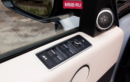 Land Rover Range Rover IV рестайлинг, 2015 год, 3 849 000 рублей, 19 фотография