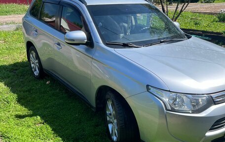 Mitsubishi Outlander III рестайлинг 3, 2012 год, 1 450 000 рублей, 4 фотография