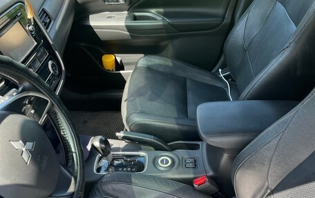 Mitsubishi Outlander III рестайлинг 3, 2012 год, 1 450 000 рублей, 9 фотография
