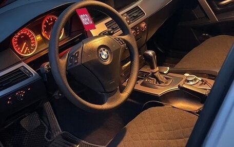 BMW 5 серия, 2004 год, 1 050 000 рублей, 9 фотография