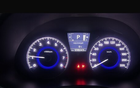 Hyundai Solaris II рестайлинг, 2013 год, 700 000 рублей, 4 фотография