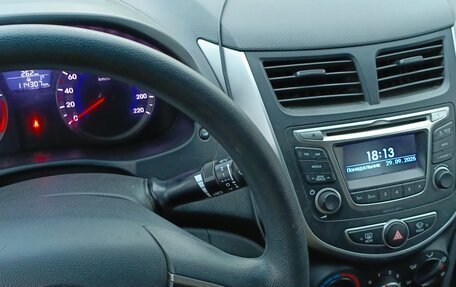 Hyundai Solaris II рестайлинг, 2014 год, 1 150 000 рублей, 10 фотография