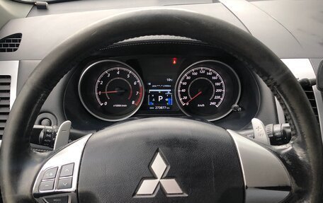 Mitsubishi Outlander III рестайлинг 3, 2011 год, 1 014 000 рублей, 10 фотография