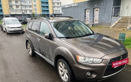 Mitsubishi Outlander III рестайлинг 3, 2011 год, 1 014 000 рублей, 6 фотография