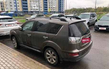Mitsubishi Outlander III рестайлинг 3, 2011 год, 1 014 000 рублей, 8 фотография