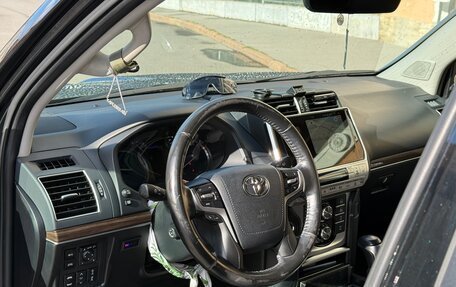 Toyota Land Cruiser Prado 150 рестайлинг 2, 2018 год, 6 700 000 рублей, 11 фотография