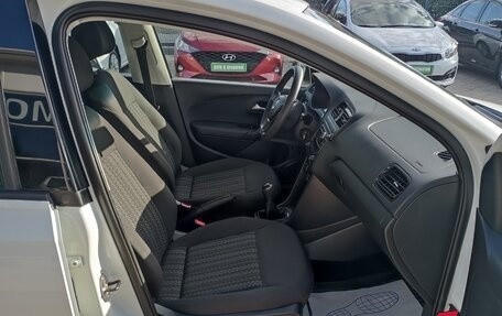 Volkswagen Polo VI (EU Market), 2017 год, 1 090 000 рублей, 33 фотография