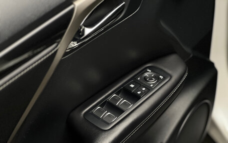 Lexus RX IV рестайлинг, 2019 год, 2 750 000 рублей, 12 фотография