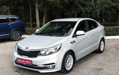 KIA Rio III рестайлинг, 2016 год, 975 000 рублей, 1 фотография