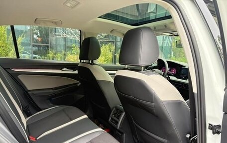 Volkswagen Golf GTI, 2021 год, 1 500 000 рублей, 13 фотография