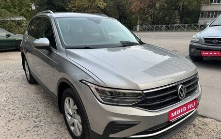 Volkswagen Tiguan II, 2021 год, 2 850 000 рублей, 1 фотография