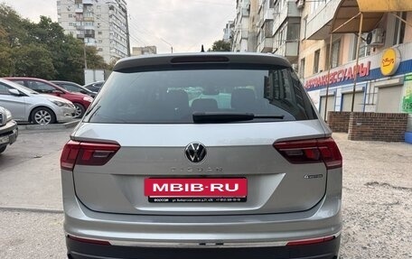 Volkswagen Tiguan II, 2021 год, 2 850 000 рублей, 4 фотография