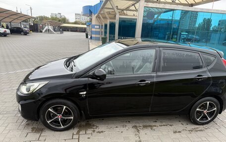 Hyundai Solaris II рестайлинг, 2013 год, 850 000 рублей, 5 фотография