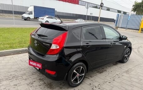 Hyundai Solaris II рестайлинг, 2013 год, 850 000 рублей, 4 фотография