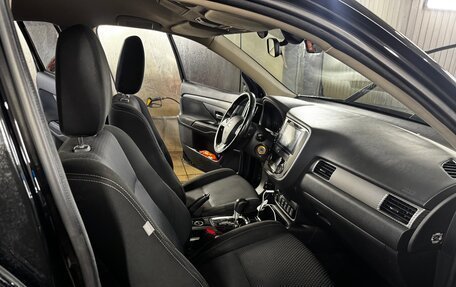Mitsubishi Outlander III рестайлинг 3, 2018 год, 2 500 000 рублей, 18 фотография