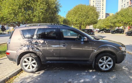 Mitsubishi Outlander III рестайлинг 3, 2011 год, 1 100 000 рублей, 2 фотография