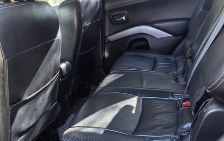 Mitsubishi Outlander III рестайлинг 3, 2011 год, 1 100 000 рублей, 10 фотография