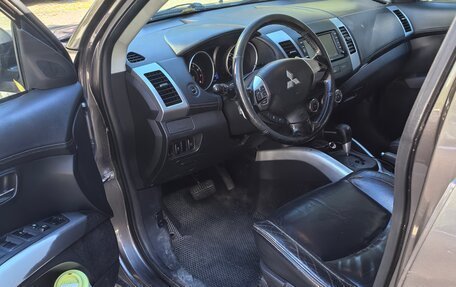 Mitsubishi Outlander III рестайлинг 3, 2011 год, 1 100 000 рублей, 8 фотография