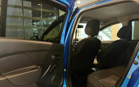 Renault Logan II, 2019 год, 995 000 рублей, 23 фотография