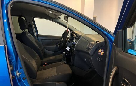Renault Logan II, 2019 год, 995 000 рублей, 28 фотография