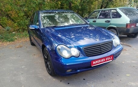 Mercedes-Benz C-Класс, 2003 год, 342 000 рублей, 1 фотография