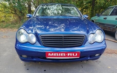 Mercedes-Benz C-Класс, 2003 год, 342 000 рублей, 2 фотография