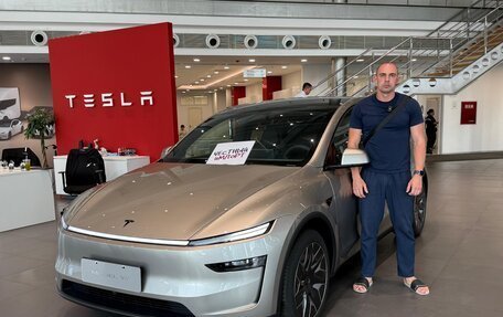 Tesla Model Y I, 2025 год, 6 400 000 рублей, 1 фотография