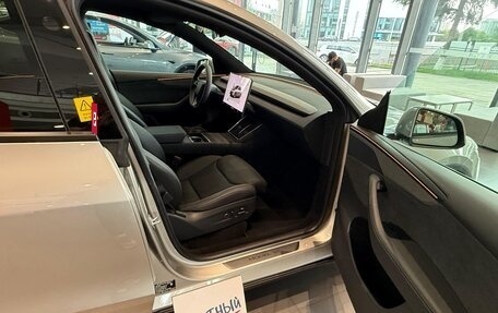 Tesla Model Y I, 2025 год, 6 400 000 рублей, 14 фотография