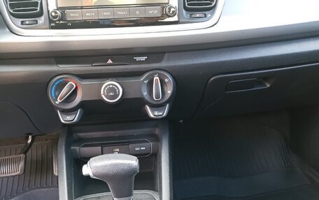 KIA Rio IV, 2021 год, 1 790 000 рублей, 9 фотография