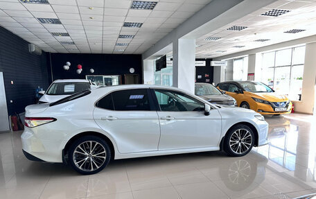 Toyota Camry, 2021 год, 2 790 000 рублей, 9 фотография