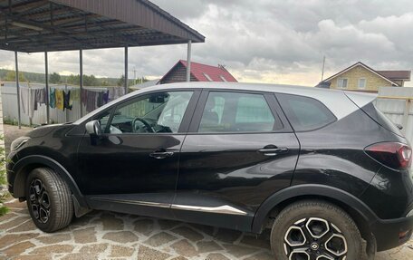 Renault Kaptur I рестайлинг, 2022 год, 1 650 000 рублей, 1 фотография