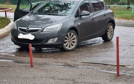 Opel Astra J, 2012 год, 800 000 рублей, 1 фотография