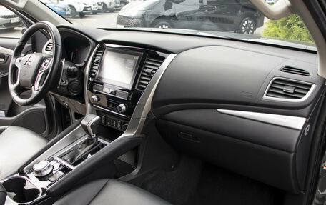 Mitsubishi Pajero Sport III рестайлинг, 2021 год, 3 595 000 рублей, 9 фотография