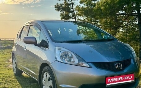 Honda Fit III, 2010 год, 715 000 рублей, 4 фотография