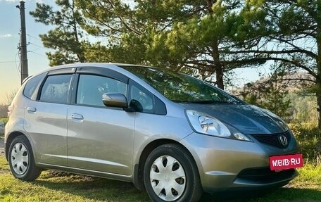 Honda Fit III, 2010 год, 715 000 рублей, 2 фотография