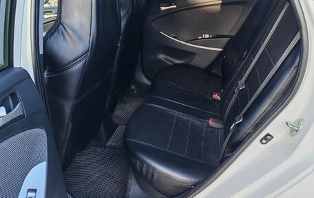 Hyundai Solaris II рестайлинг, 2013 год, 700 000 рублей, 5 фотография
