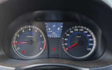 Hyundai Solaris II рестайлинг, 2013 год, 700 000 рублей, 10 фотография
