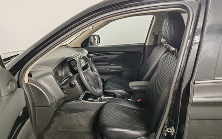Mitsubishi Outlander III рестайлинг 3, 2020 год, 1 939 000 рублей, 14 фотография