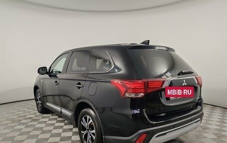 Mitsubishi Outlander III рестайлинг 3, 2020 год, 1 939 000 рублей, 7 фотография
