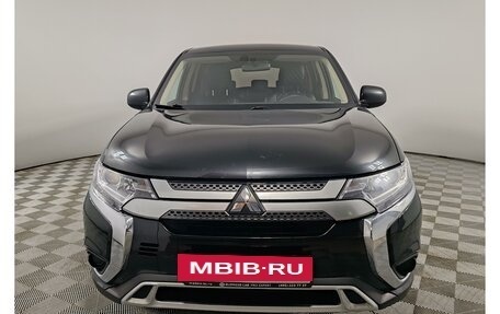 Mitsubishi Outlander III рестайлинг 3, 2020 год, 1 939 000 рублей, 2 фотография