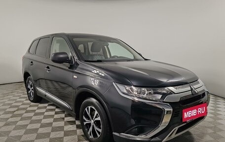 Mitsubishi Outlander III рестайлинг 3, 2020 год, 1 939 000 рублей, 3 фотография