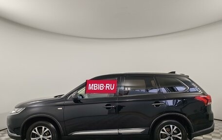 Mitsubishi Outlander III рестайлинг 3, 2020 год, 1 939 000 рублей, 8 фотография