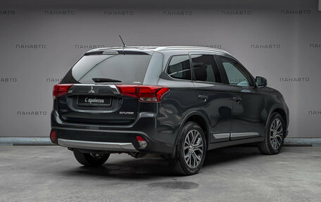 Mitsubishi Outlander III рестайлинг 3, 2016 год, 1 787 000 рублей, 3 фотография