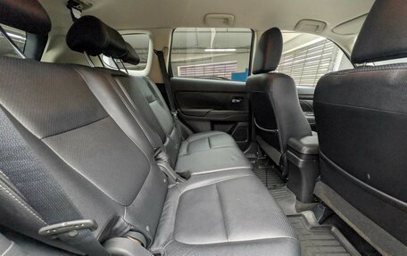 Mitsubishi Outlander III рестайлинг 3, 2016 год, 1 787 000 рублей, 13 фотография