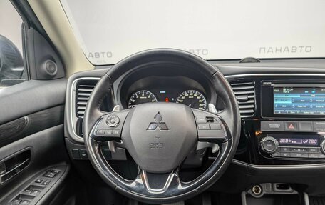 Mitsubishi Outlander III рестайлинг 3, 2016 год, 1 787 000 рублей, 15 фотография