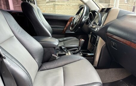 Toyota Land Cruiser Prado 150 рестайлинг 2, 2011 год, 2 450 000 рублей, 11 фотография