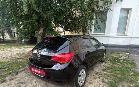 Opel Astra J, 2011 год, 720 000 рублей, 3 фотография