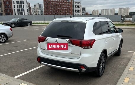 Mitsubishi Outlander III рестайлинг 3, 2015 год, 1 900 000 рублей, 2 фотография