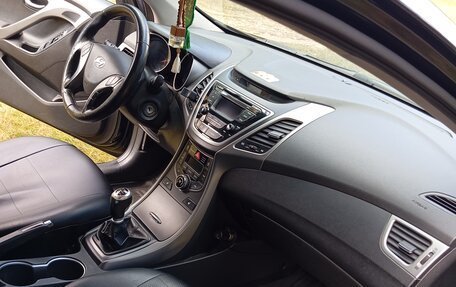 Hyundai Elantra V, 2014 год, 1 000 000 рублей, 10 фотография