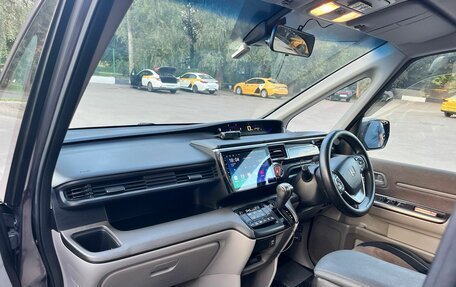 Honda Stepwgn IV, 2019 год, 2 150 000 рублей, 12 фотография